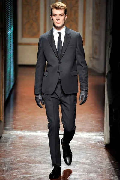 Look 34